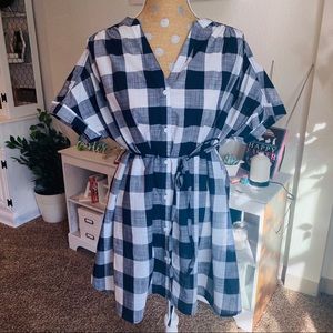 Blue plaid short sleeve long top